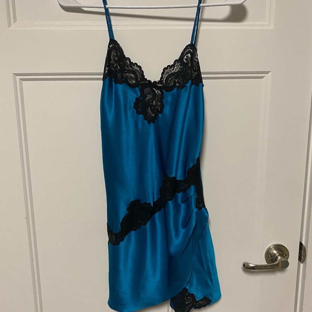 Victoria's Secret slip/nightgown, teal w/black lace, size Petite